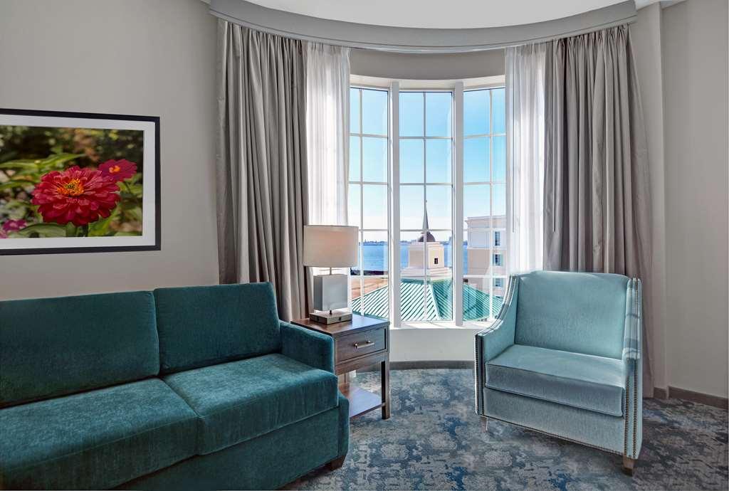 Embassy Suites By Hilton Charleston Harbor Mt. Pleasant Room photo